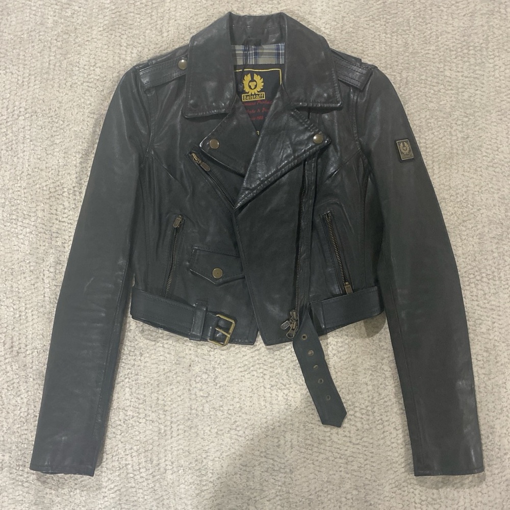 Cropped vintage leather biker jacket gold hardware usable pockets plaid lining